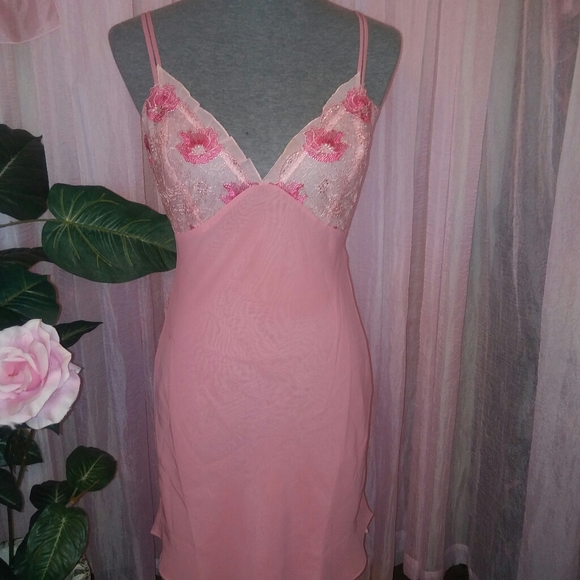 Pretty in Pink Nighty - Picture 1 of 8